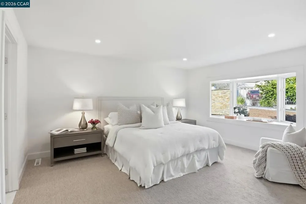 128 Diablo View Dr Orinda, CA 94563
