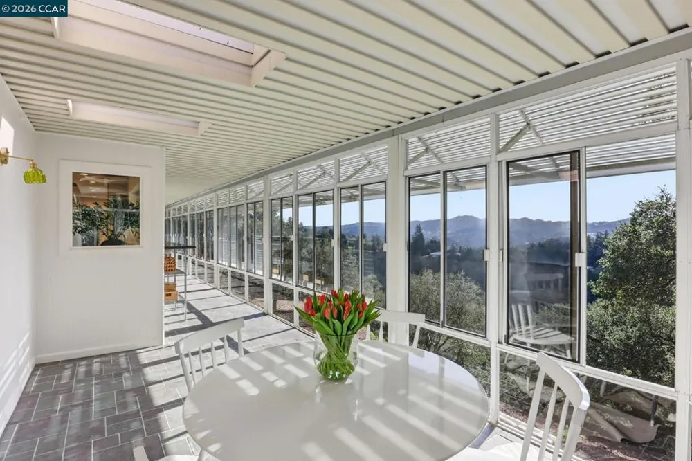128 Diablo View Dr Orinda, CA 94563