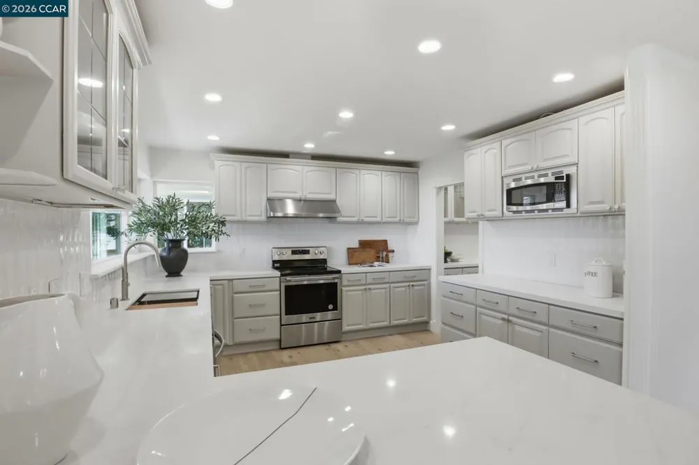 128 Diablo View Dr Orinda, CA 94563