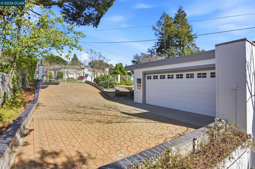 128 Diablo View Dr Orinda, CA 94563