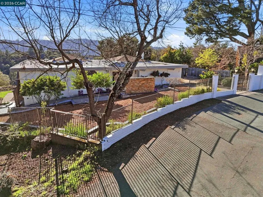 128 Diablo View Dr Orinda, CA 94563