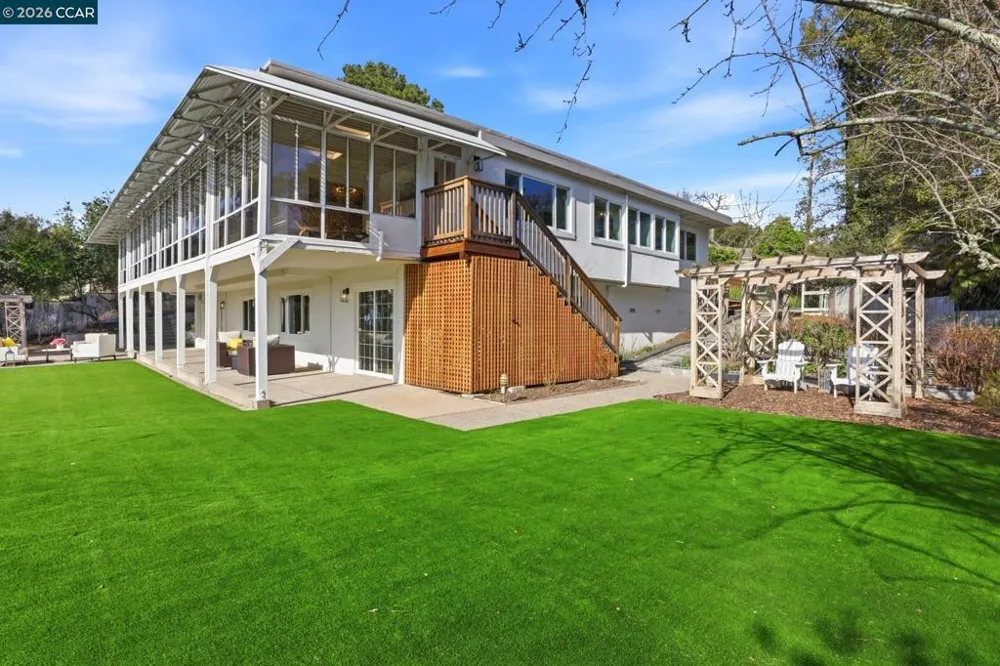 128 Diablo View Dr Orinda, CA 94563