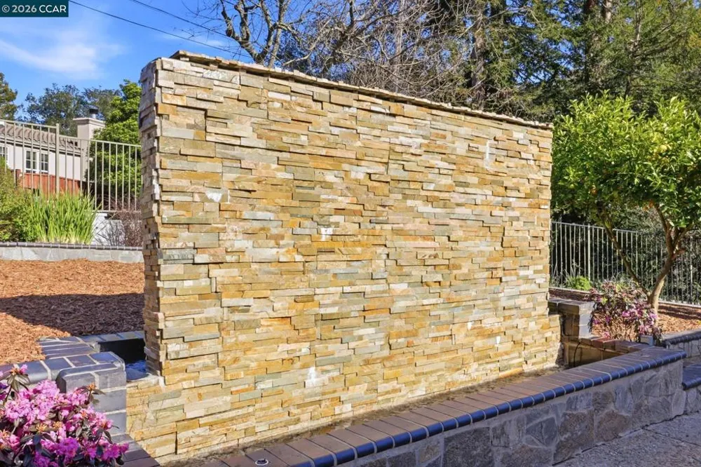128 Diablo View Dr Orinda, CA 94563