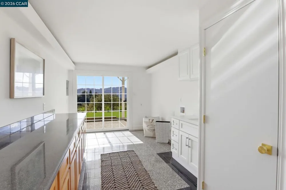 128 Diablo View Dr Orinda, CA 94563