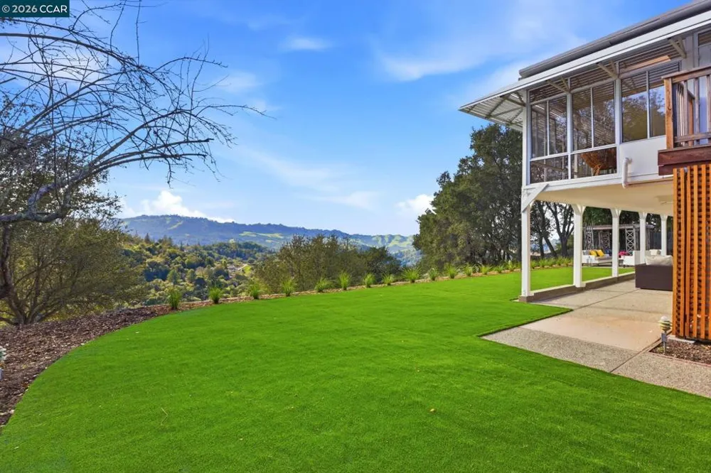 128 Diablo View Dr Orinda, CA 94563