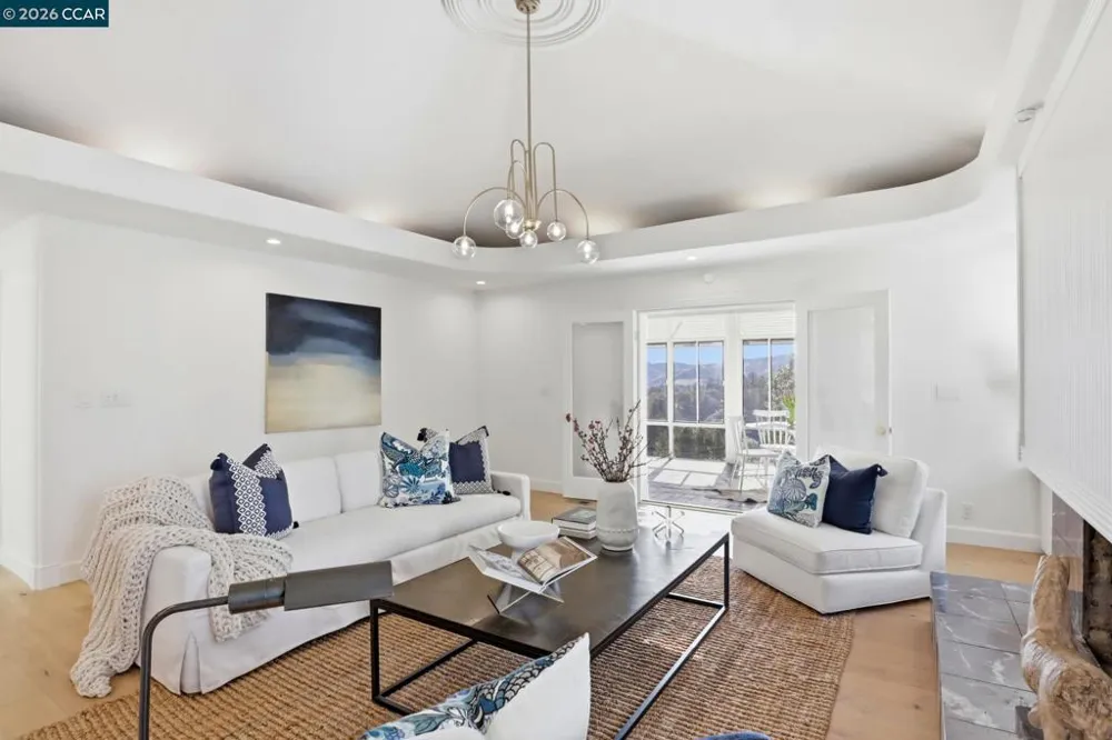 128 Diablo View Dr Orinda, CA 94563