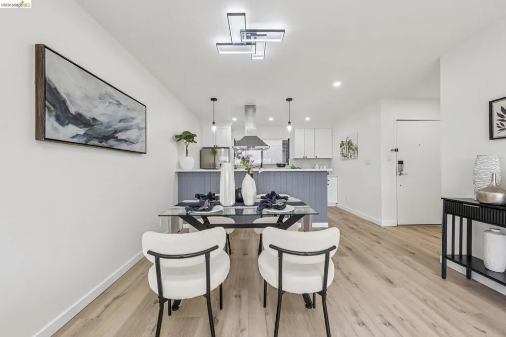 7 Embarcadero West #207 Oakland, CA 94607
