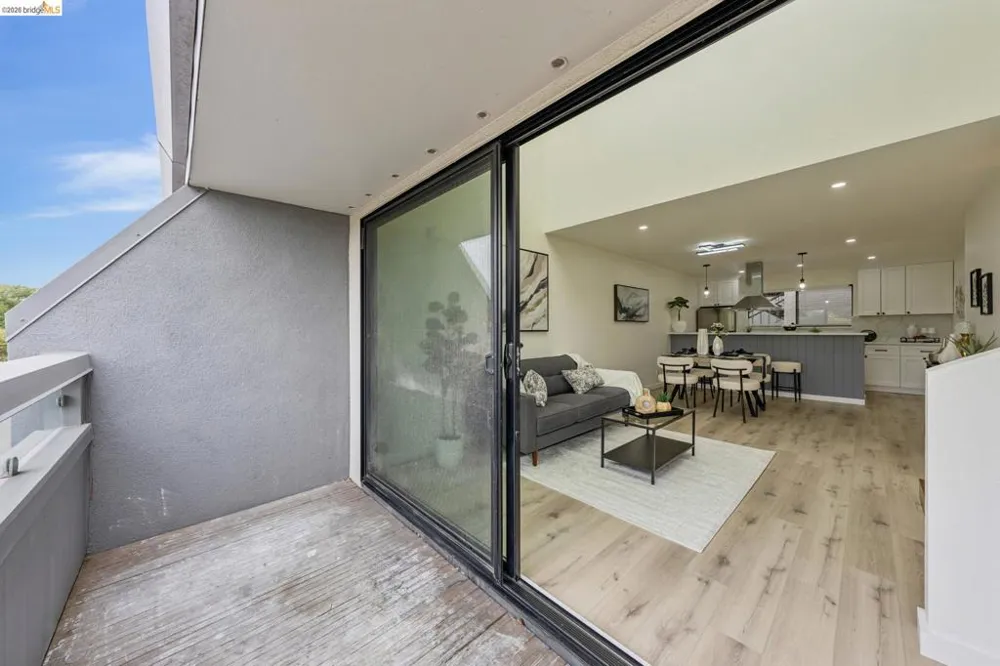 7 Embarcadero West #207 Oakland, CA 94607
