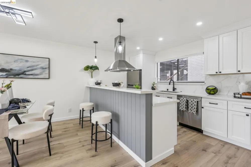 7 Embarcadero West #207 Oakland, CA 94607