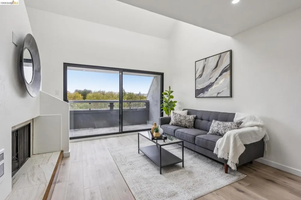 7 Embarcadero West #207 Oakland, CA 94607