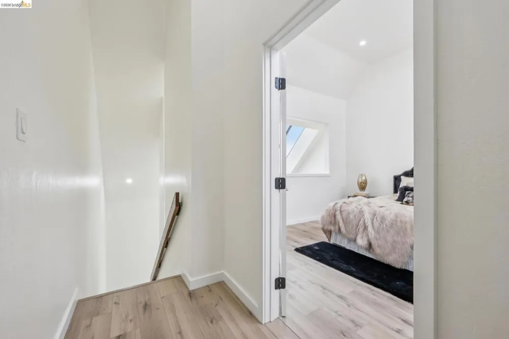 7 Embarcadero West #207 Oakland, CA 94607