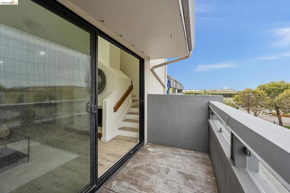 7 Embarcadero West #207 Oakland, CA 94607