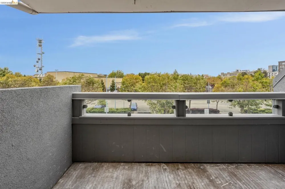 7 Embarcadero West #207 Oakland, CA 94607