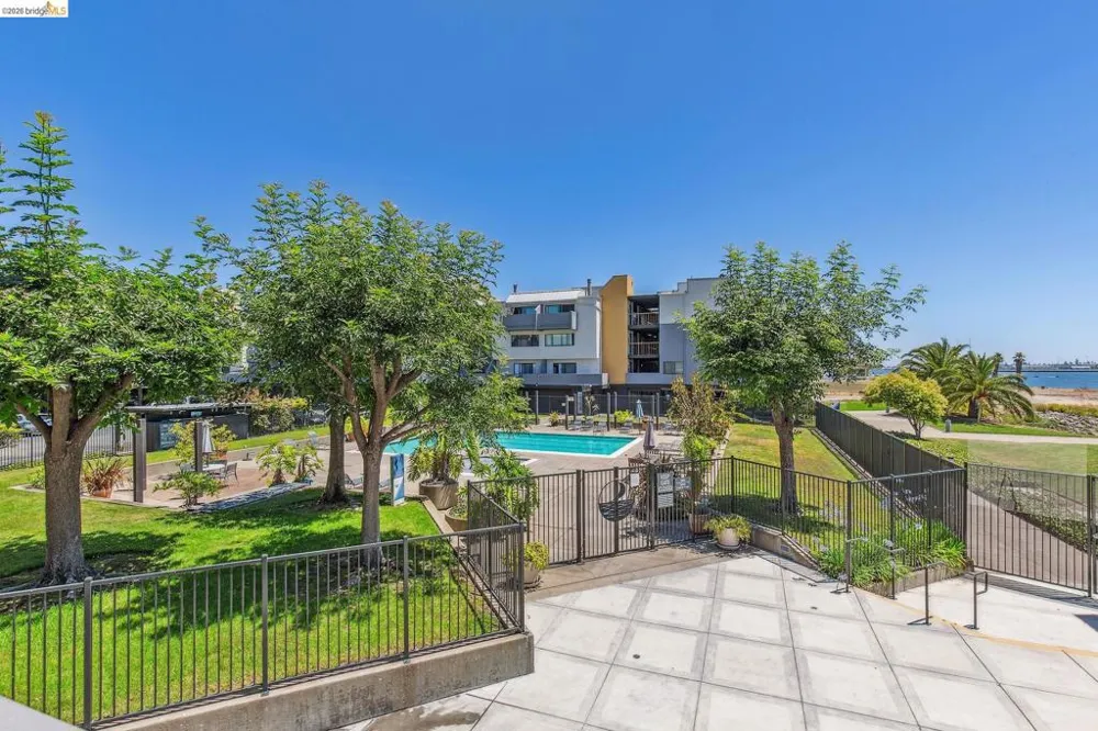 7 Embarcadero West #207 Oakland, CA 94607