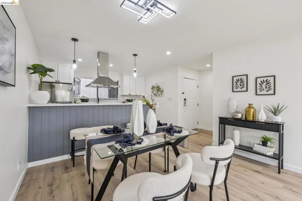 7 Embarcadero West #207 Oakland, CA 94607