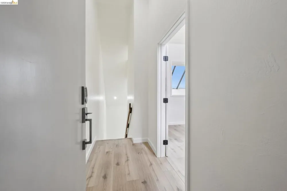 7 Embarcadero West #207 Oakland, CA 94607