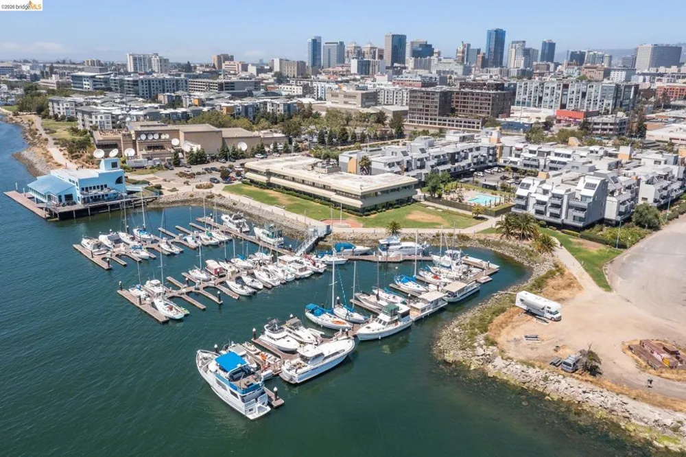 7 Embarcadero West #207 Oakland, CA 94607