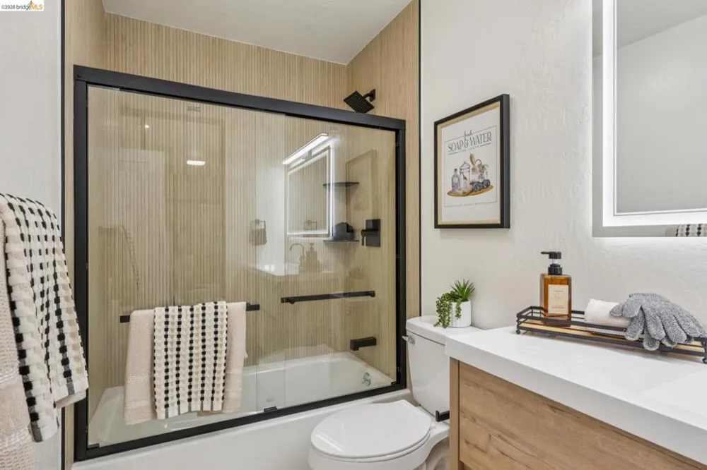 7 Embarcadero West #207 Oakland, CA 94607