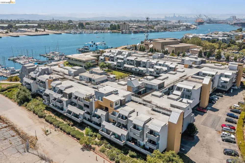 7 Embarcadero West #207 Oakland, CA 94607