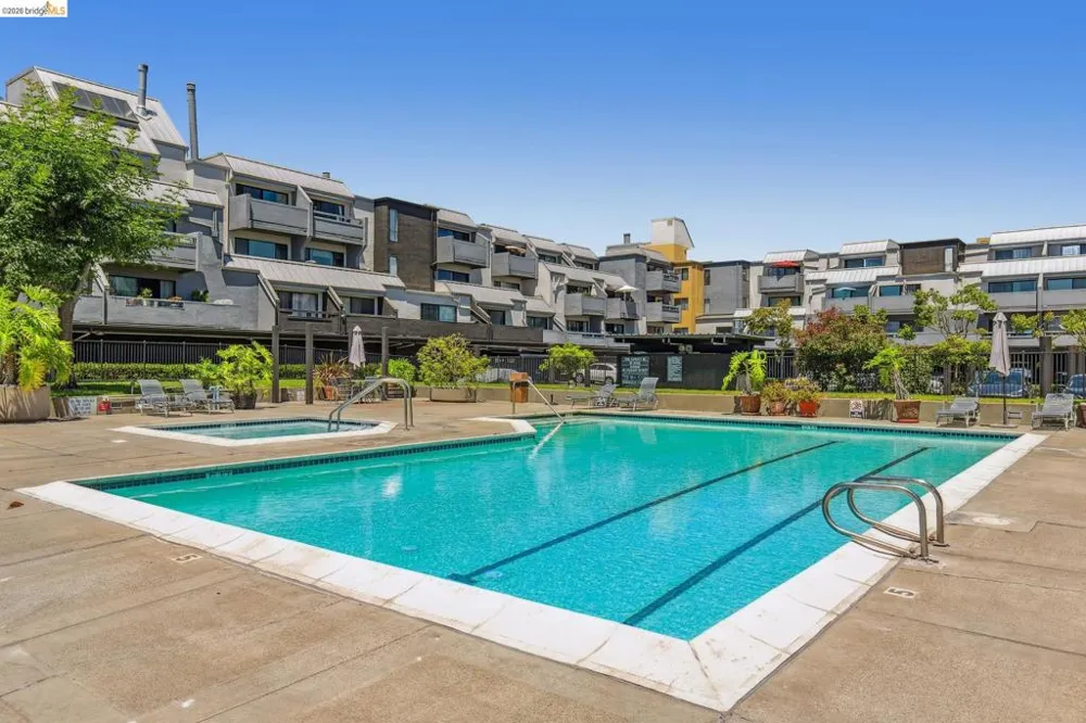7 Embarcadero West #207 Oakland, CA 94607