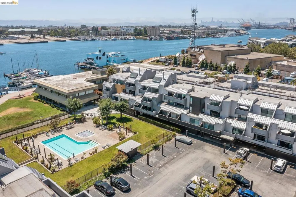 7 Embarcadero West #207 Oakland, CA 94607