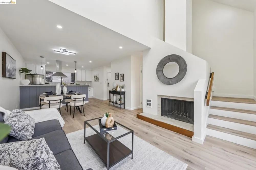 7 Embarcadero West #207 Oakland, CA 94607