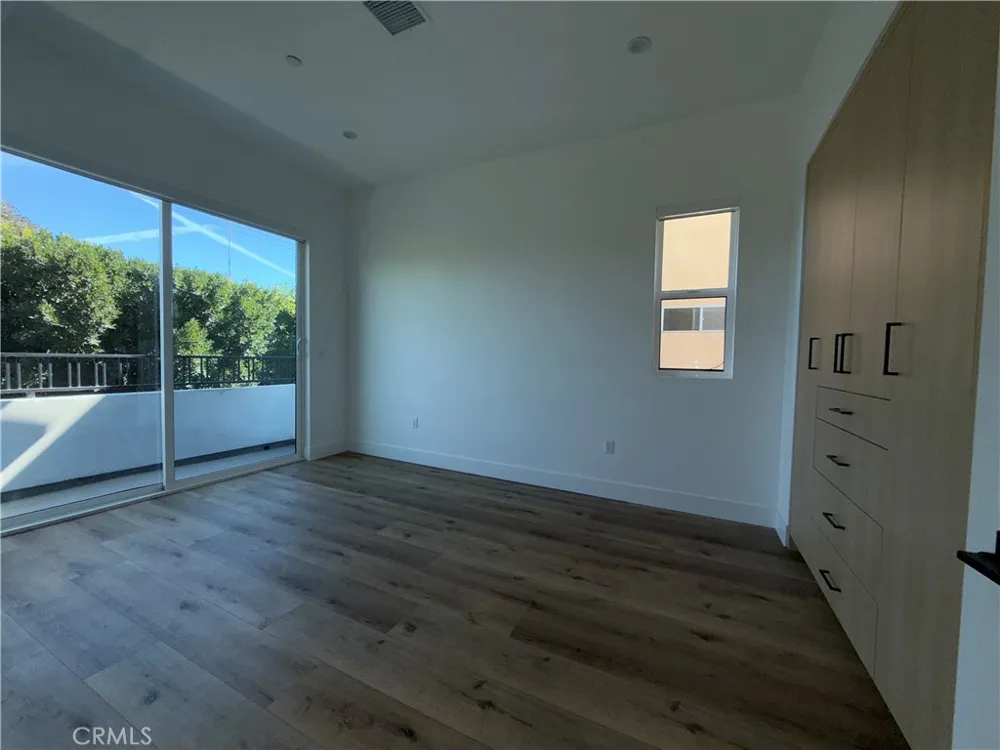 5044 Laurel Canyon Boulevard Los Angeles, CA 91607
