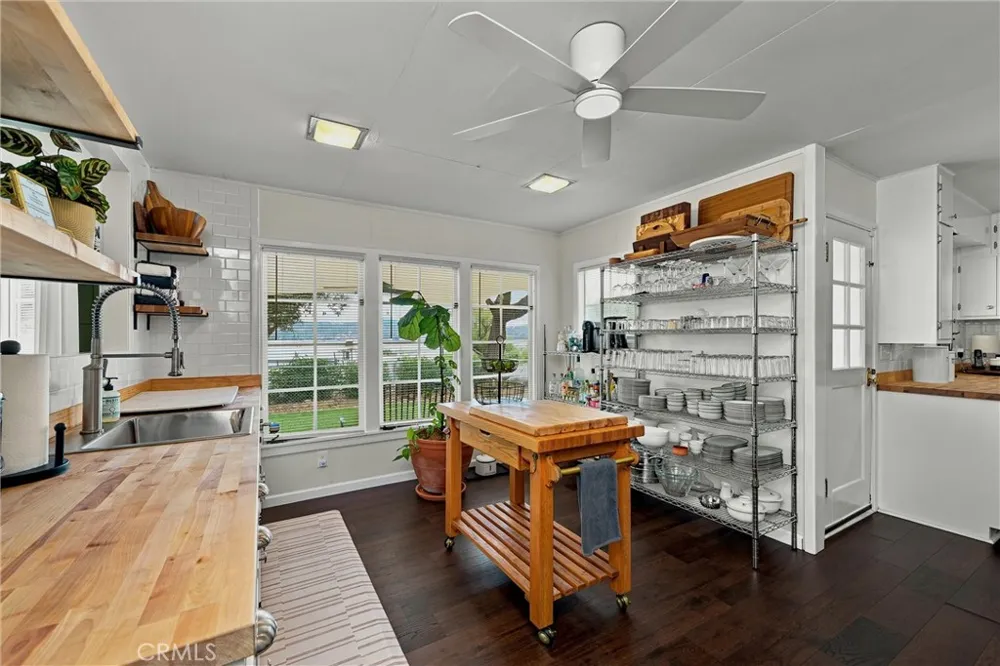 11450 E Highway 20 Clearlake Oaks, CA 95423