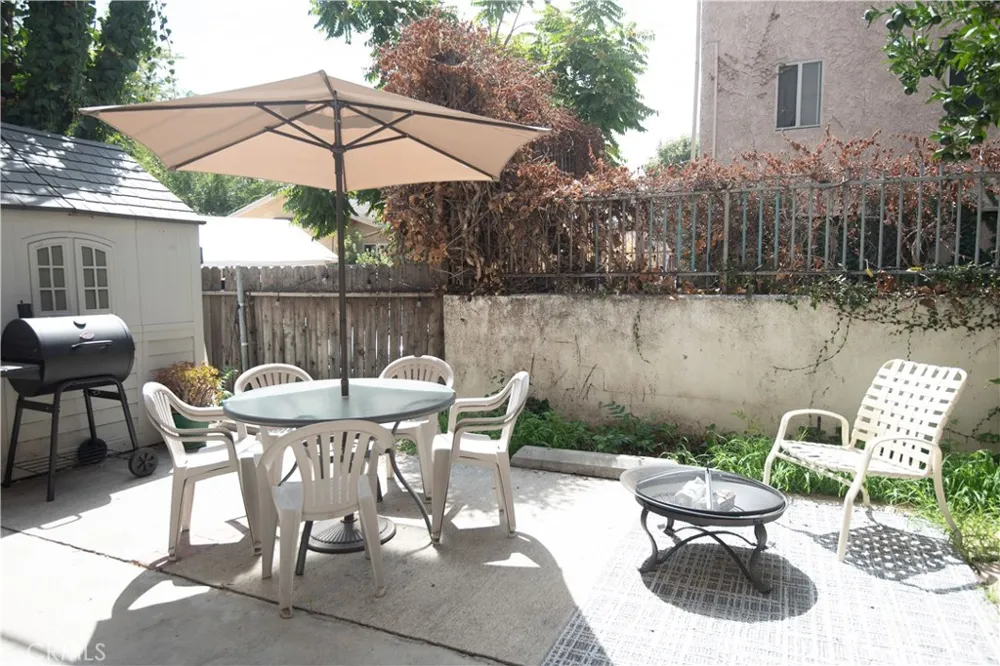 10900 Blix #14 Los Angeles, CA 91602