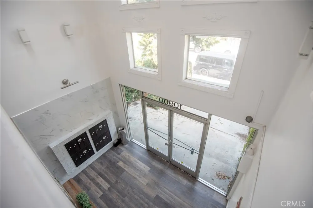 10900 Blix #14 Los Angeles, CA 91602