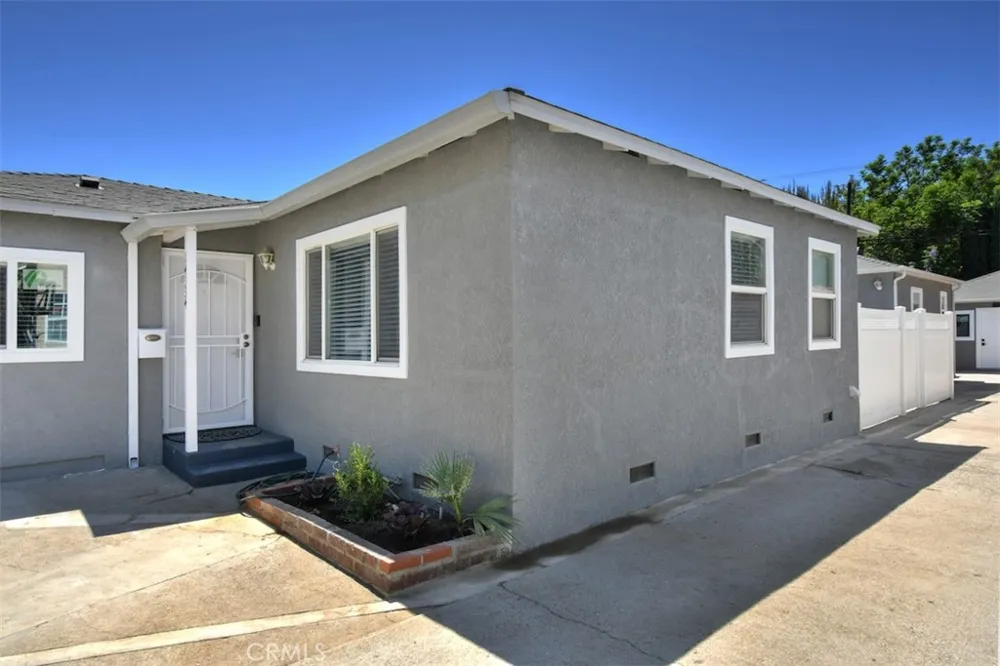 14334 Tiara Van Nuys, CA 91401