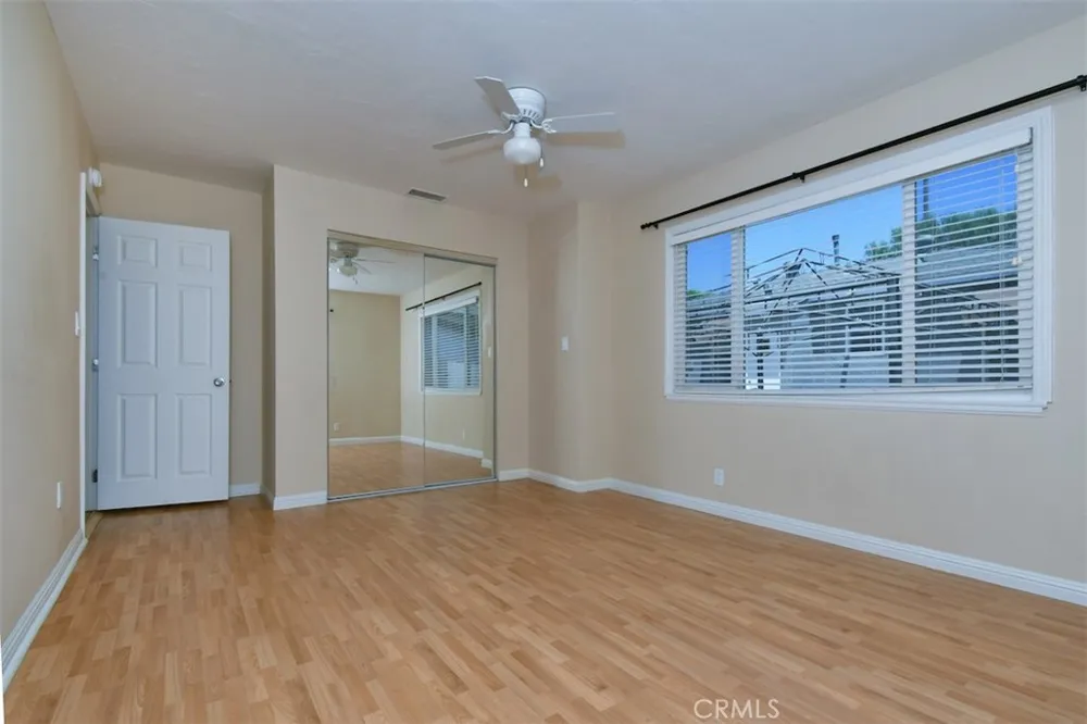 14334 Tiara Van Nuys, CA 91401