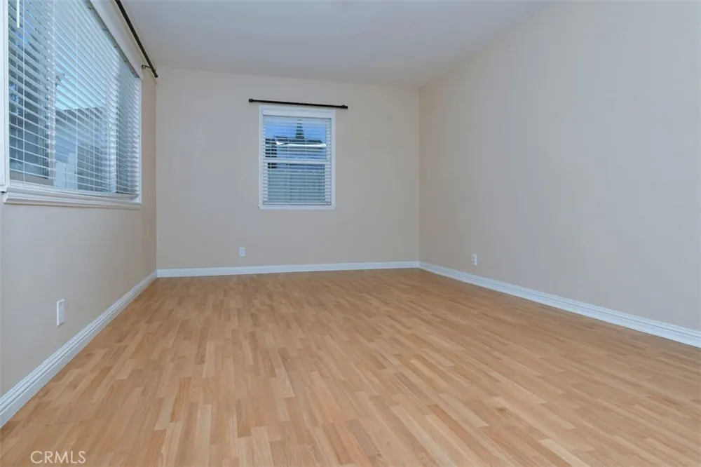 14334 Tiara Van Nuys, CA 91401