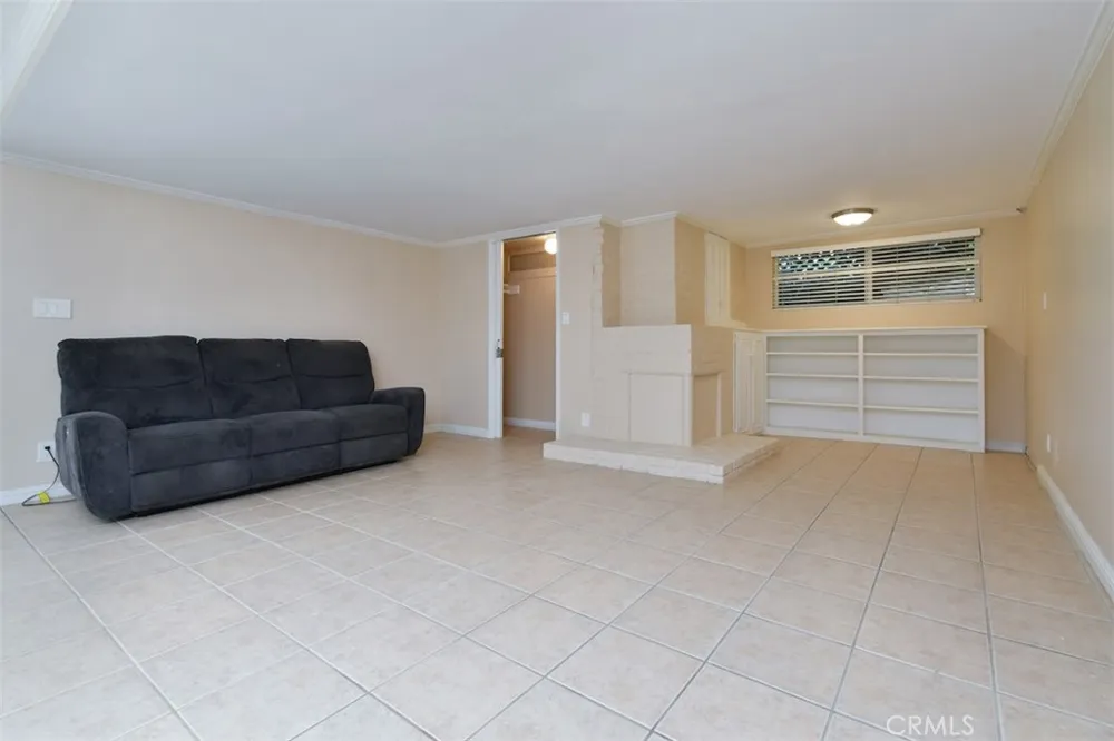 14334 Tiara Van Nuys, CA 91401