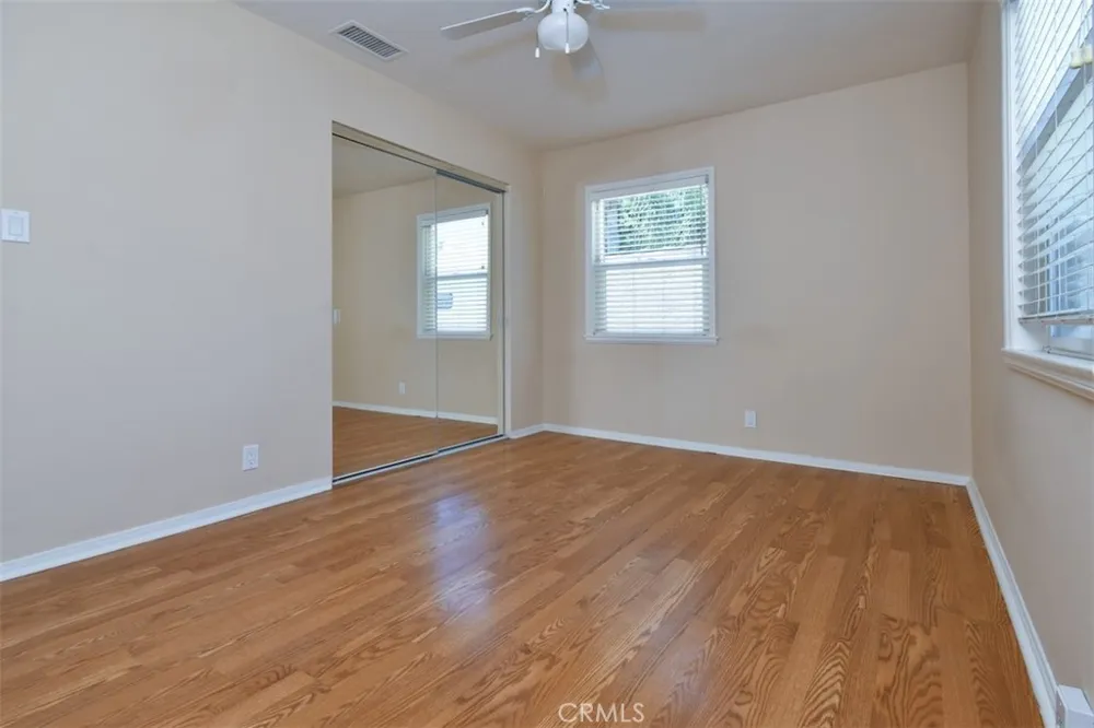 14334 Tiara Van Nuys, CA 91401