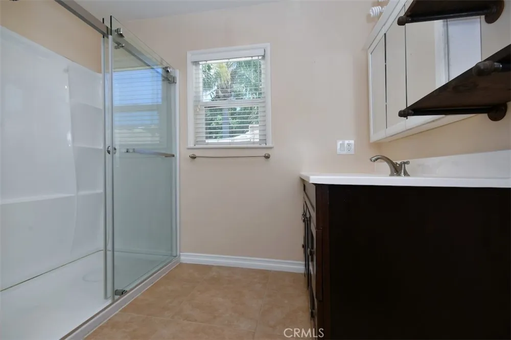 14334 Tiara Van Nuys, CA 91401