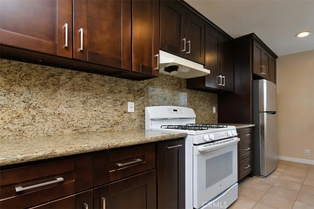 14334 Tiara Van Nuys, CA 91401