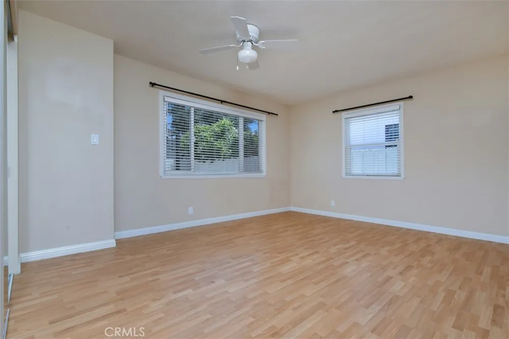 14334 Tiara Van Nuys, CA 91401