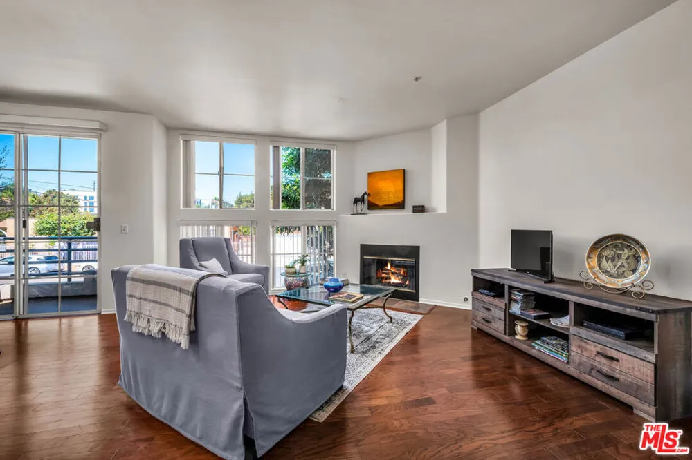 3613 Glendon Avenue #101 Los Angeles, CA 90034