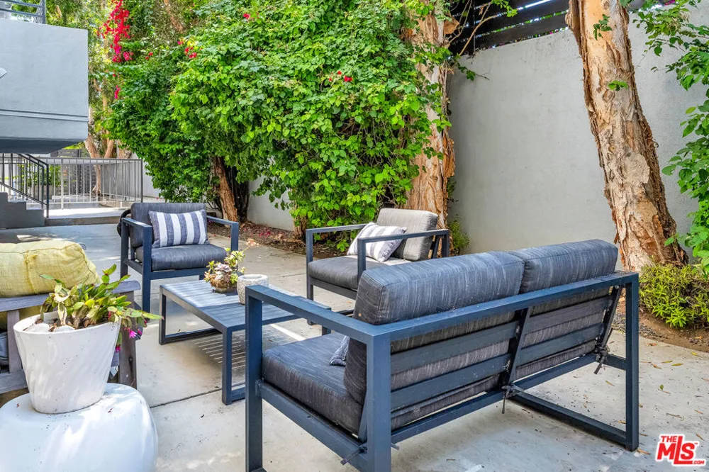 3613 Glendon Avenue #101 Los Angeles, CA 90034
