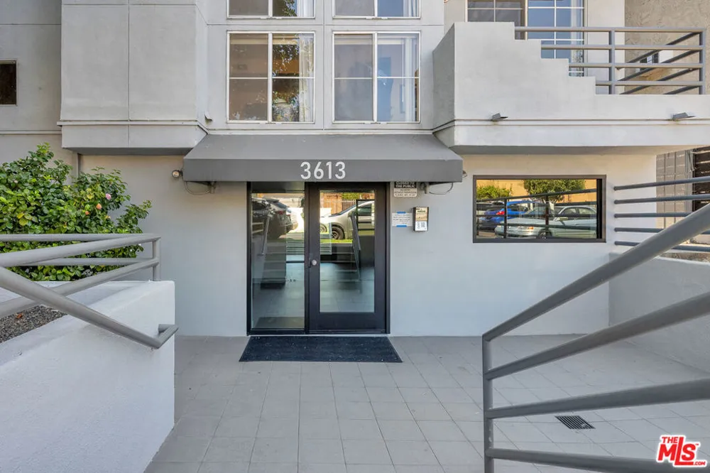 3613 Glendon Avenue #101 Los Angeles, CA 90034