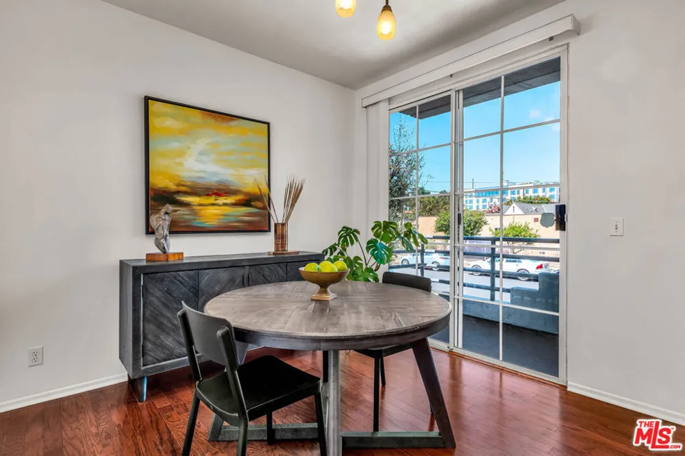 3613 Glendon Avenue #101 Los Angeles, CA 90034