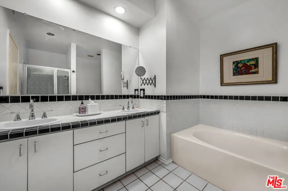 3613 Glendon Avenue #101 Los Angeles, CA 90034