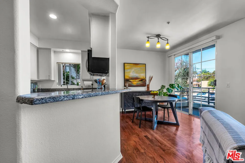 3613 Glendon Avenue #101 Los Angeles, CA 90034