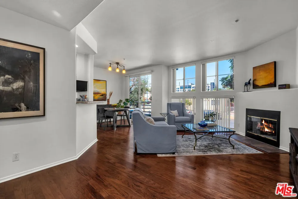 3613 Glendon Avenue #101 Los Angeles, CA 90034