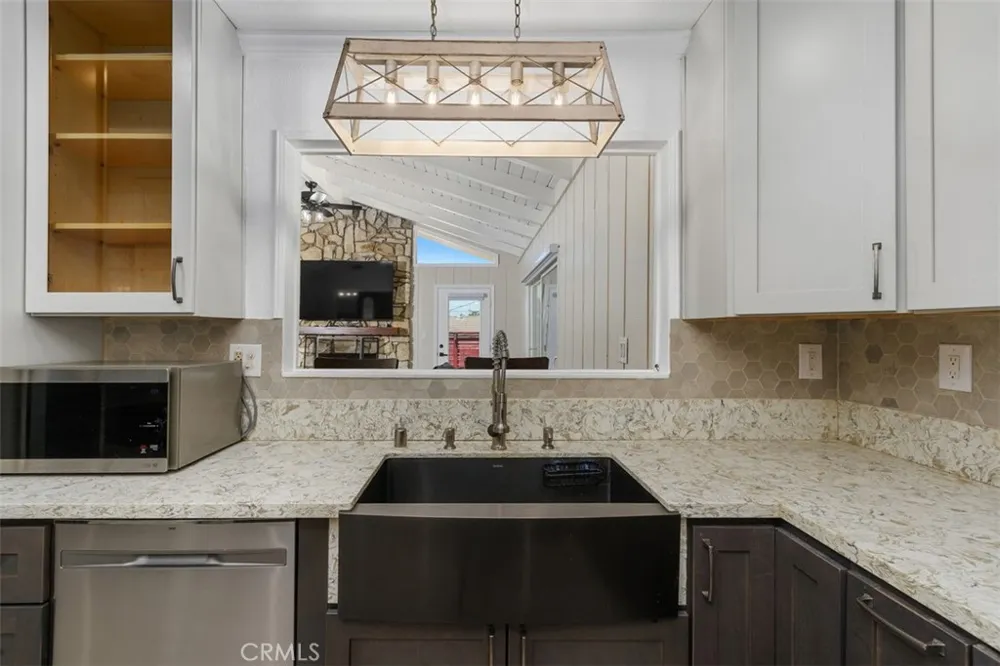 315 E Monterey Corona, CA 92879