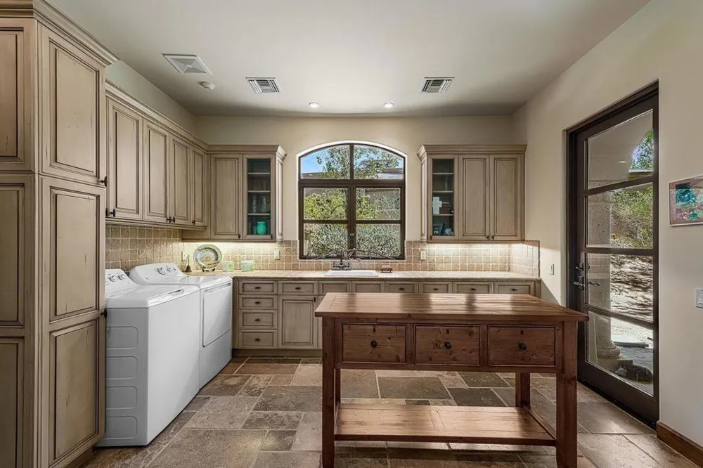 49518 Hidden Valley Trail Indian Wells, CA 92210