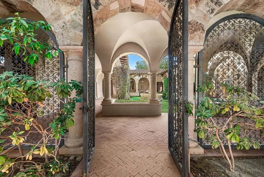 49518 Hidden Valley Trail Indian Wells, CA 92210