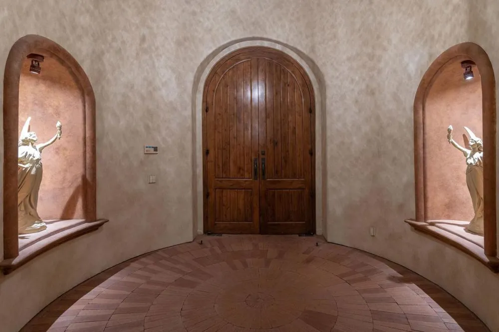 49518 Hidden Valley Trail Indian Wells, CA 92210