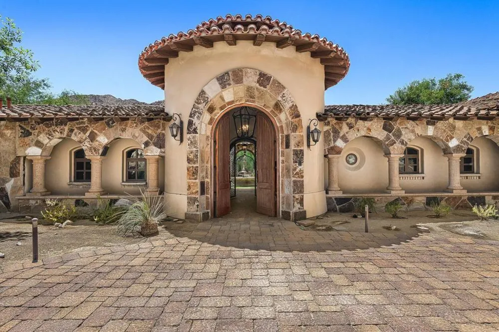 49518 Hidden Valley Trail Indian Wells, CA 92210